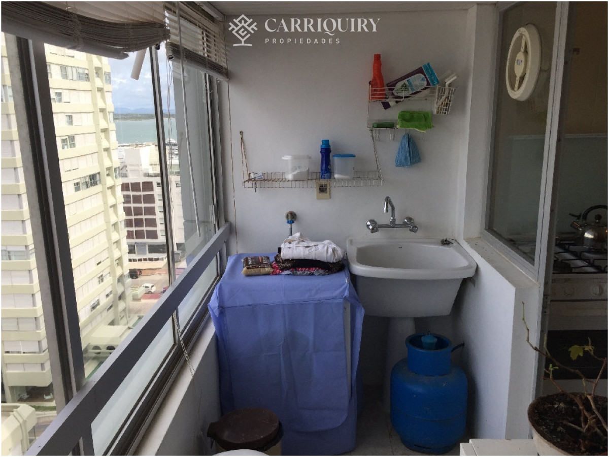 Apartamento ID.6029 - Apartamento en venta de 3 dormitorios y dependencia en Punta del Este