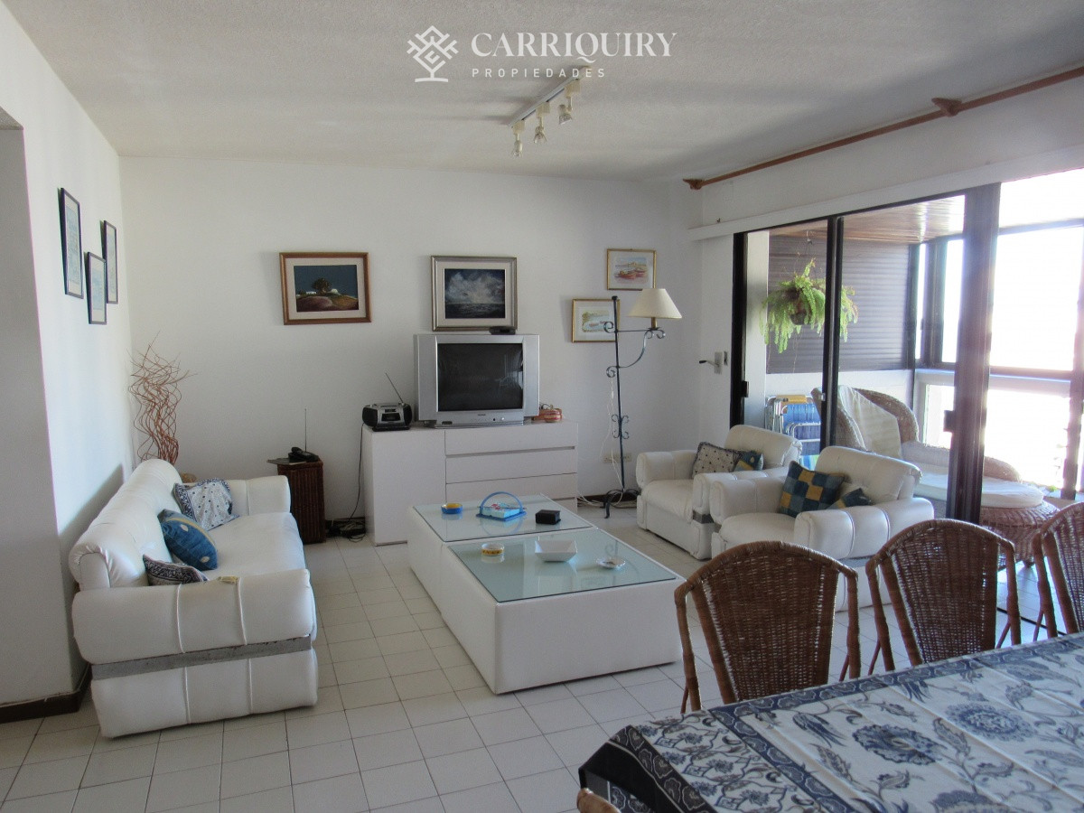 Apartamento ID.9613 - Apartamento en venta de 3 dormitorios en Punta del Este
