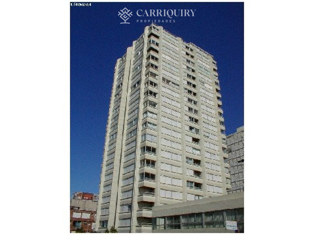 Apartamento ID.6029 - Apartamento en venta de 3 dormitorios y dependencia en Punta del Este