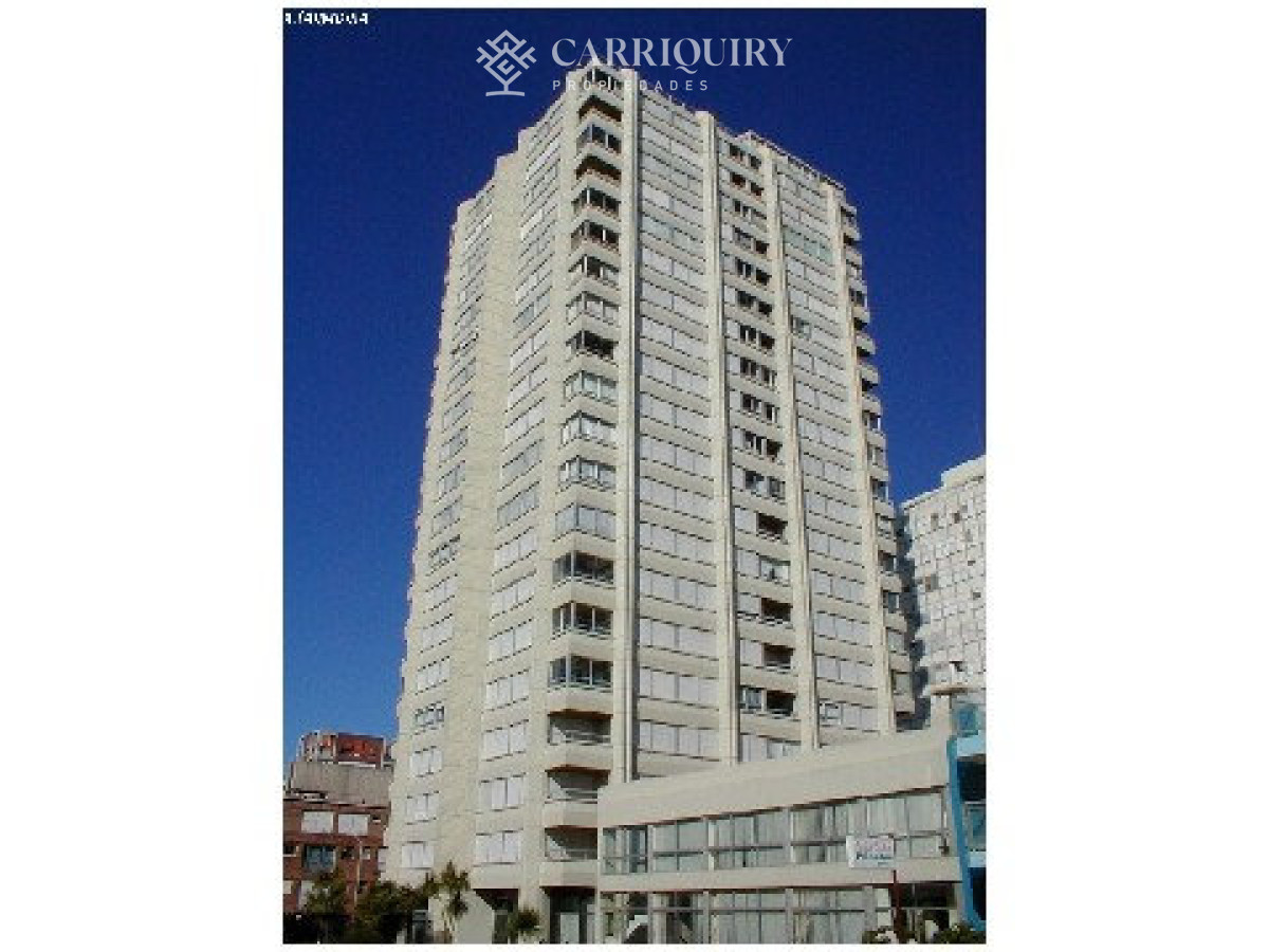 Apartamento ID.6029 - Apartamento en venta de 3 dormitorios y dependencia en Punta del Este