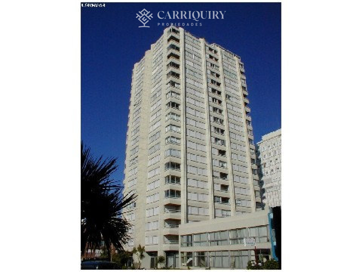 Apartamento ID.6029 - Apartamento en venta de 3 dormitorios y dependencia en Punta del Este