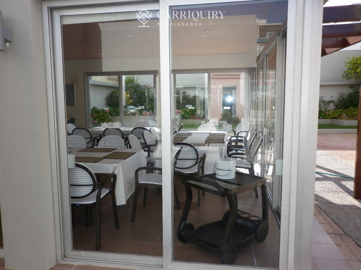 Apartamento ID.6029 - Apartamento en venta de 3 dormitorios y dependencia en Punta del Este
