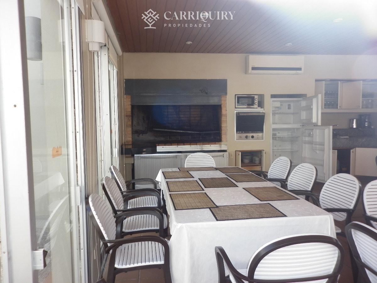 Apartamento ID.6029 - Apartamento en venta de 3 dormitorios y dependencia en Punta del Este