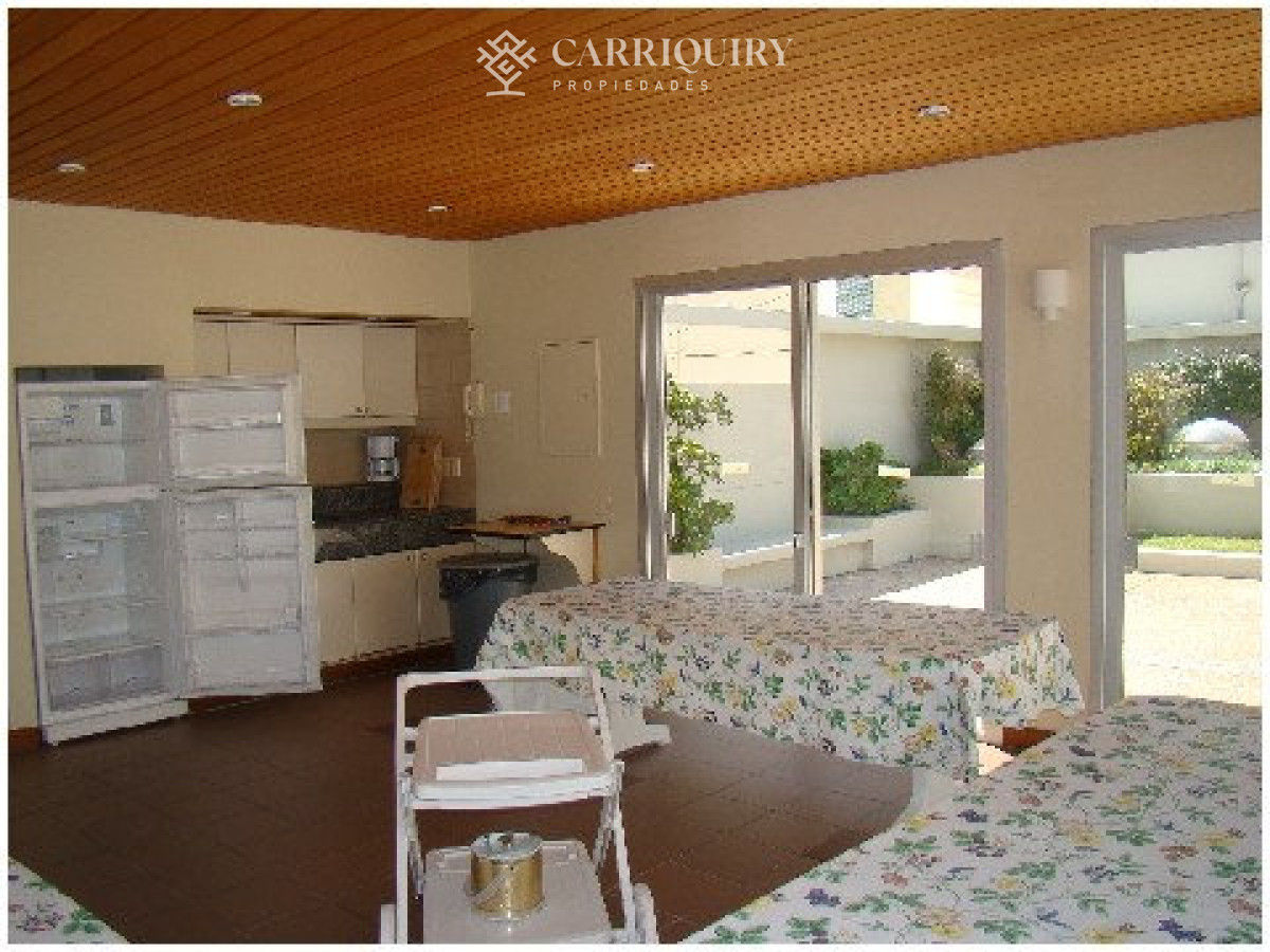 Apartamento ID.6029 - Apartamento en venta de 3 dormitorios y dependencia en Punta del Este