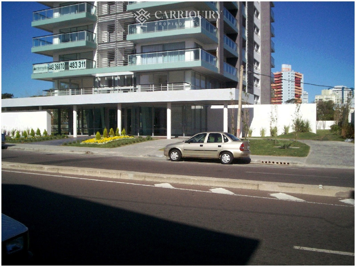 Apartamento ID.8661 - Alquiler y venta de apartamento de 2 dormitorios 2 baños con parrillero propio