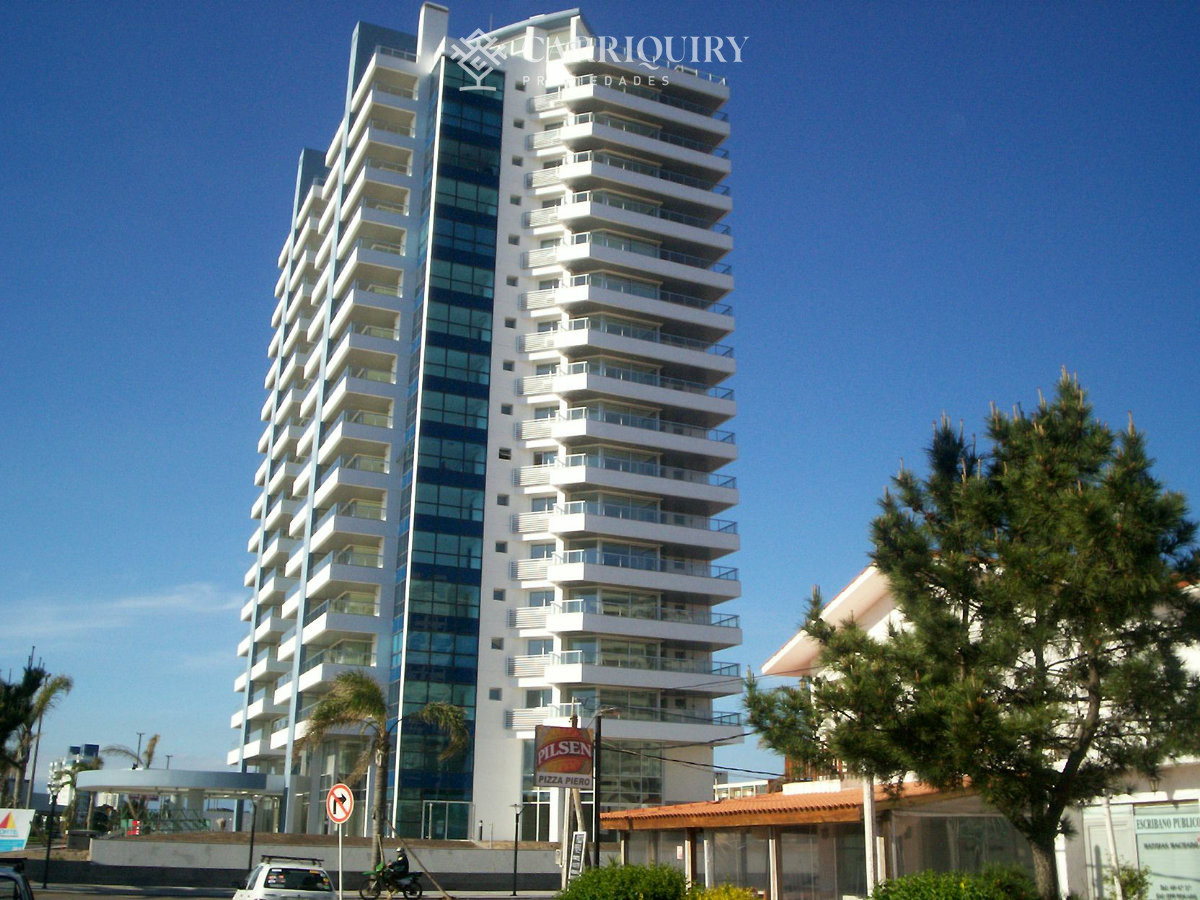 Apartamento ID.7128 - Apartamento en venta y alquiler de  3 dorm en Punta del Este