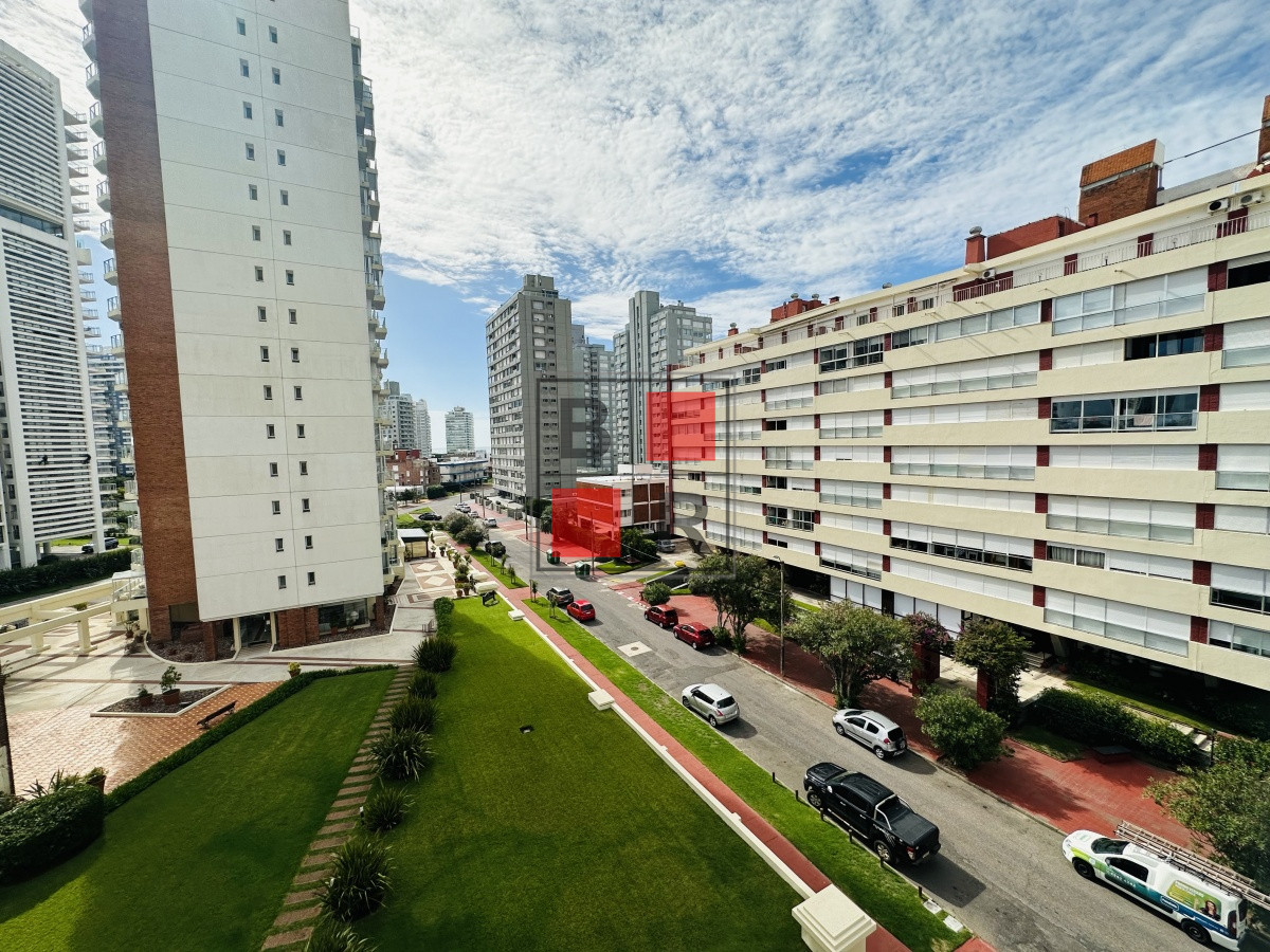 Apartamento ID.1222 - Alquiler y venta de apartamento de 1 dormitorio y medio en Punta del Este