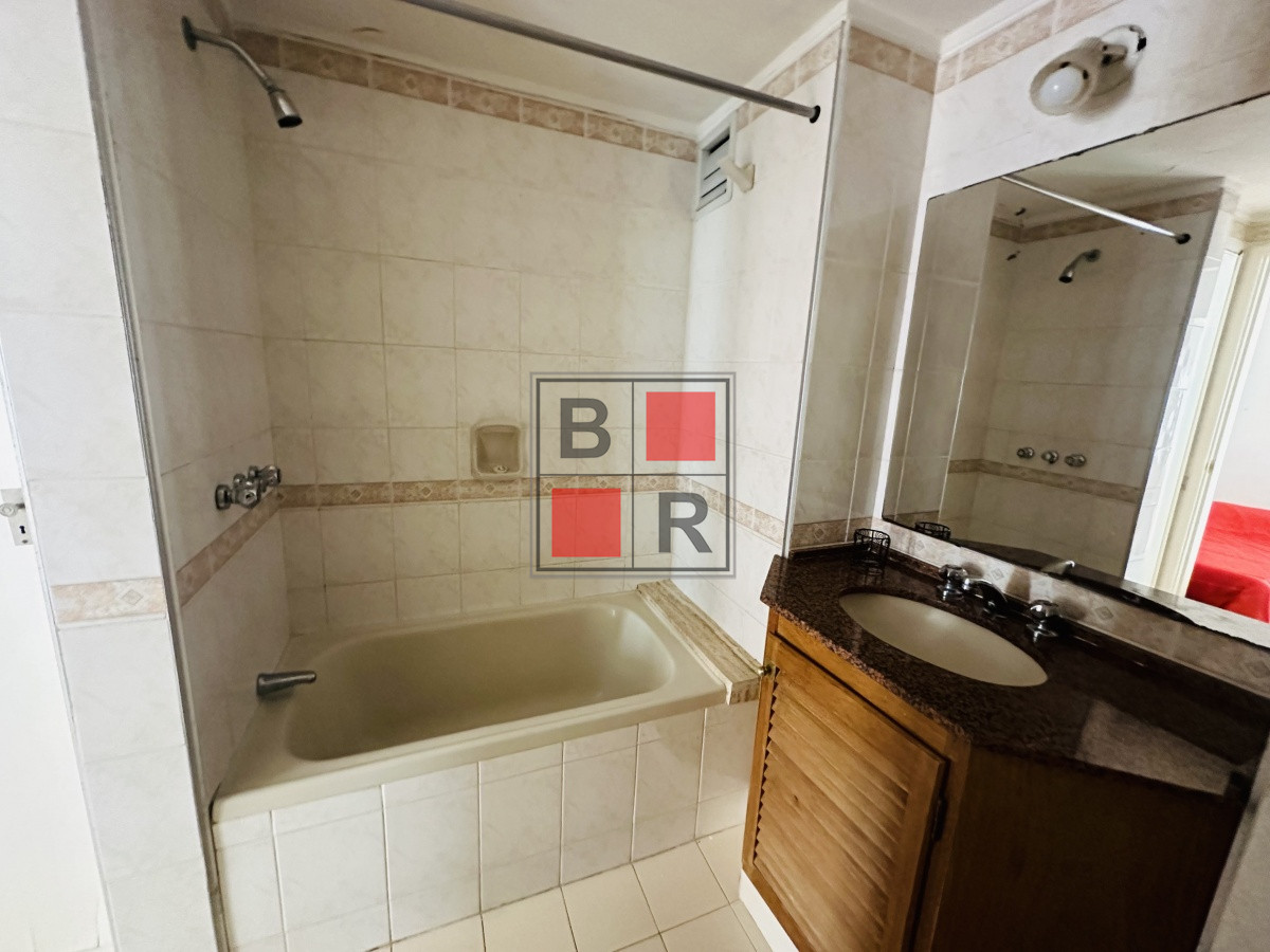 Apartamento ID.1222 - Alquiler y venta de apartamento de 1 dormitorio y medio en Punta del Este