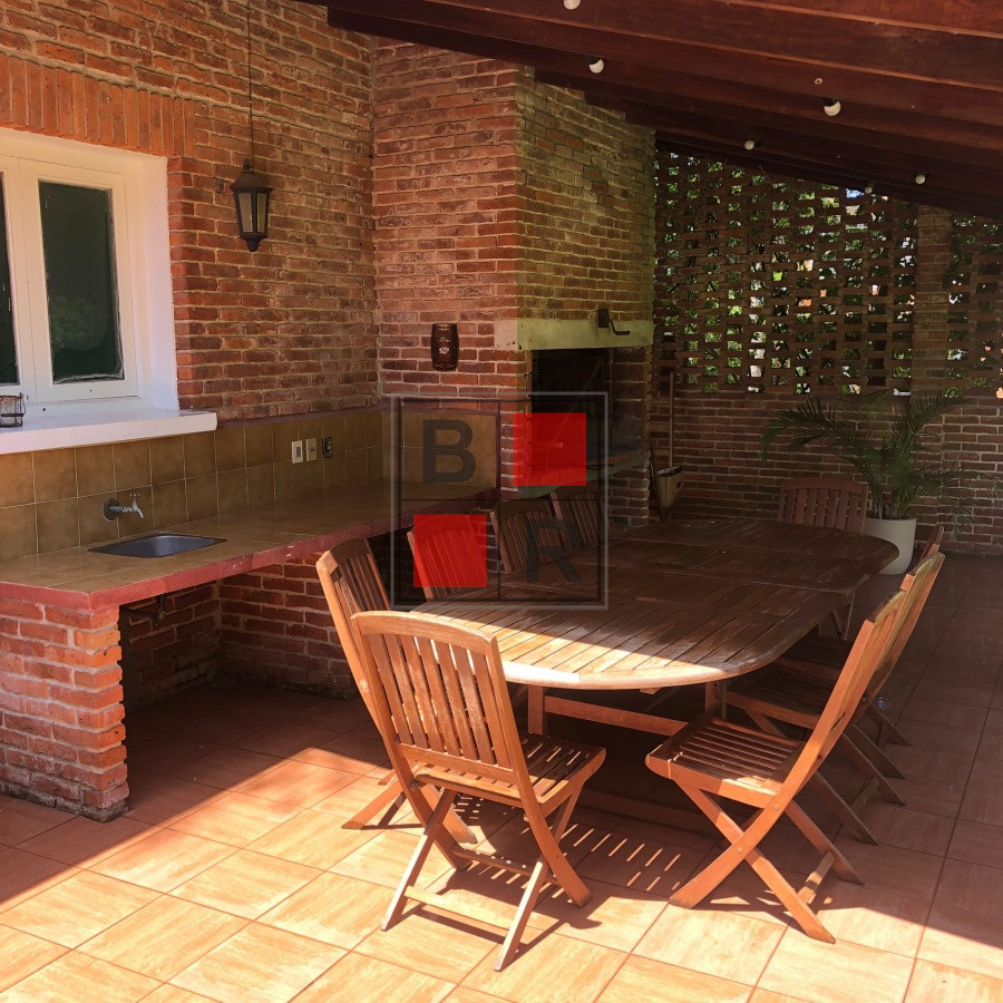 Casa ID.869 - Alquiler de casa de 3 dormitorios en Punta del Este