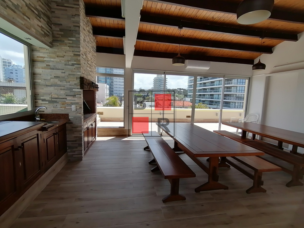 Apartamento ID.1222 - Alquiler y venta de apartamento de 1 dormitorio y medio en Punta del Este