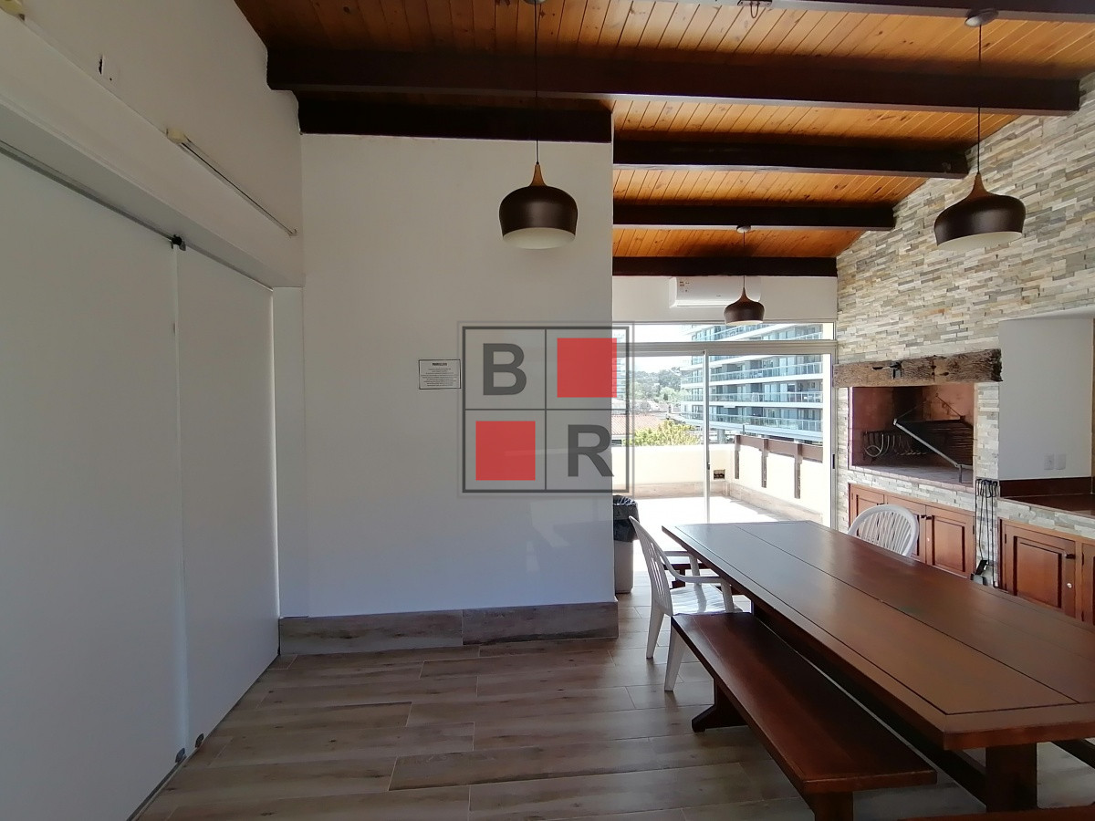 Apartamento ID.1222 - Alquiler y venta de apartamento de 1 dormitorio y medio en Punta del Este