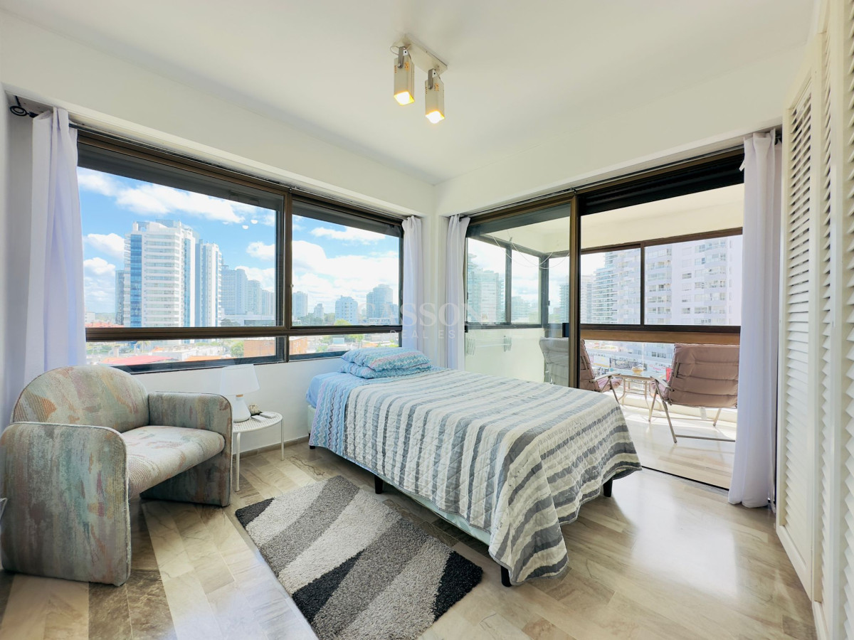 Apartamento ID.2055 - Apartamento en venta de 3 dormitorios en Punta del Este
