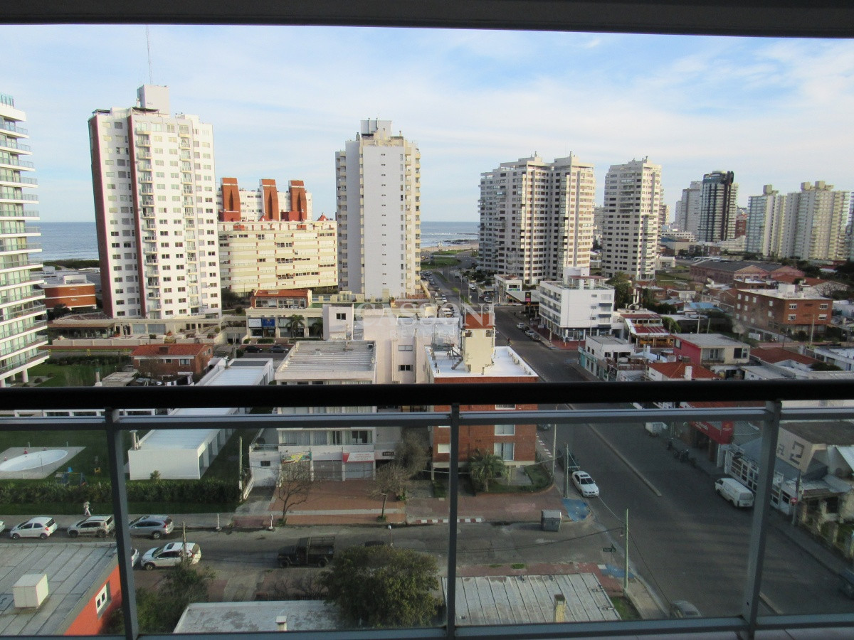 Apartamento ID.553 - Venta apartamento de 2 dor con parrillero, balcón en Puta del Este