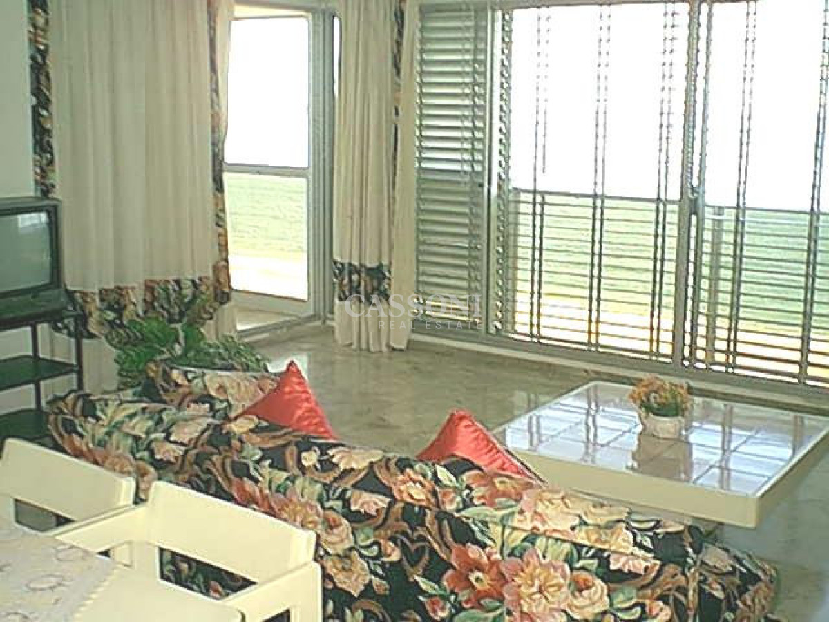 Apartamento ID.2009 -  Apartamento en venta de tres dormitorios en Punta del Este