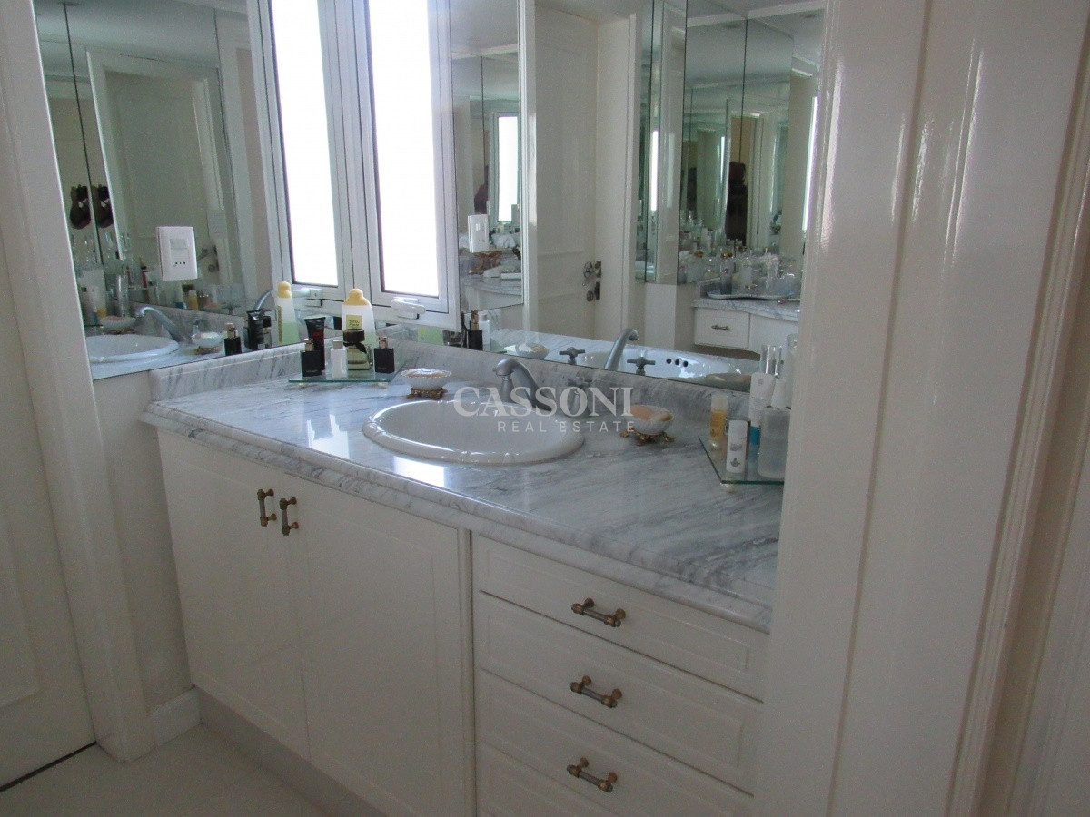 Apartamento ID.165 - Venta de apartamento de 3 dormitorios en Punta del Este