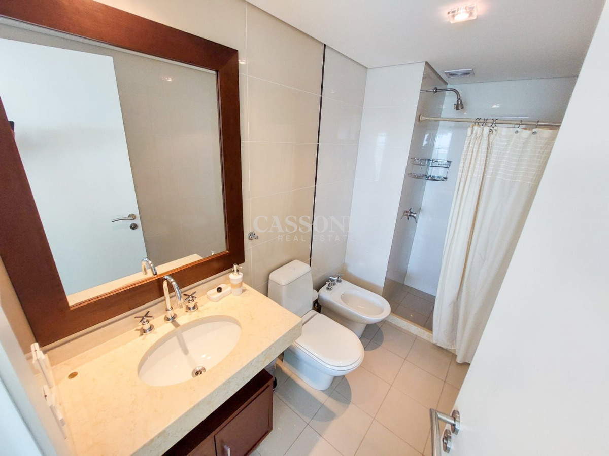 Apartamento ID.2217 - Alquiler de apartamento de 3 dormitorios +dep de servicio en Punta del Este