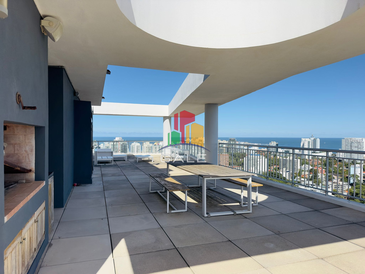 Apartamento ID.2107 - Penthouse en VENTA, 3 dormitorios en suite + Dependencia, vista 360°.