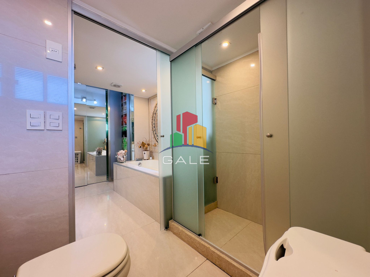 Apartamento ID.4296 - Apartamento reciclado, primera linea playa mansa, 3 dormitorios, 1 suite.
