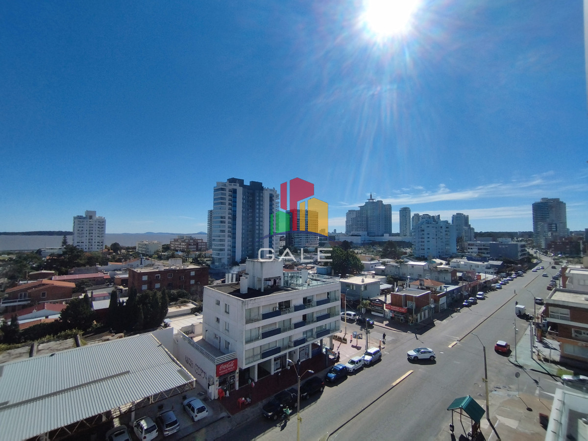 Apartamento ID.4658 - Alquiler y venta de apartamento de dos dormitorios en Punta del Este