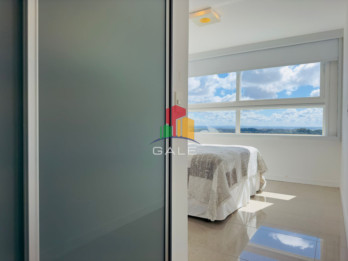 Apartamento ID.2107 - Penthouse en VENTA, 3 dormitorios en suite + Dependencia, vista 360°.