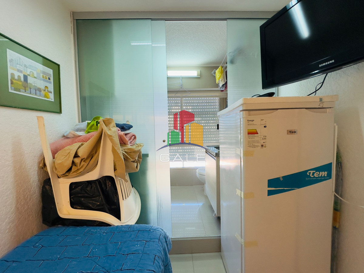 Apartamento ID.4296 - Apartamento reciclado, primera linea playa mansa, 3 dormitorios, 1 suite.