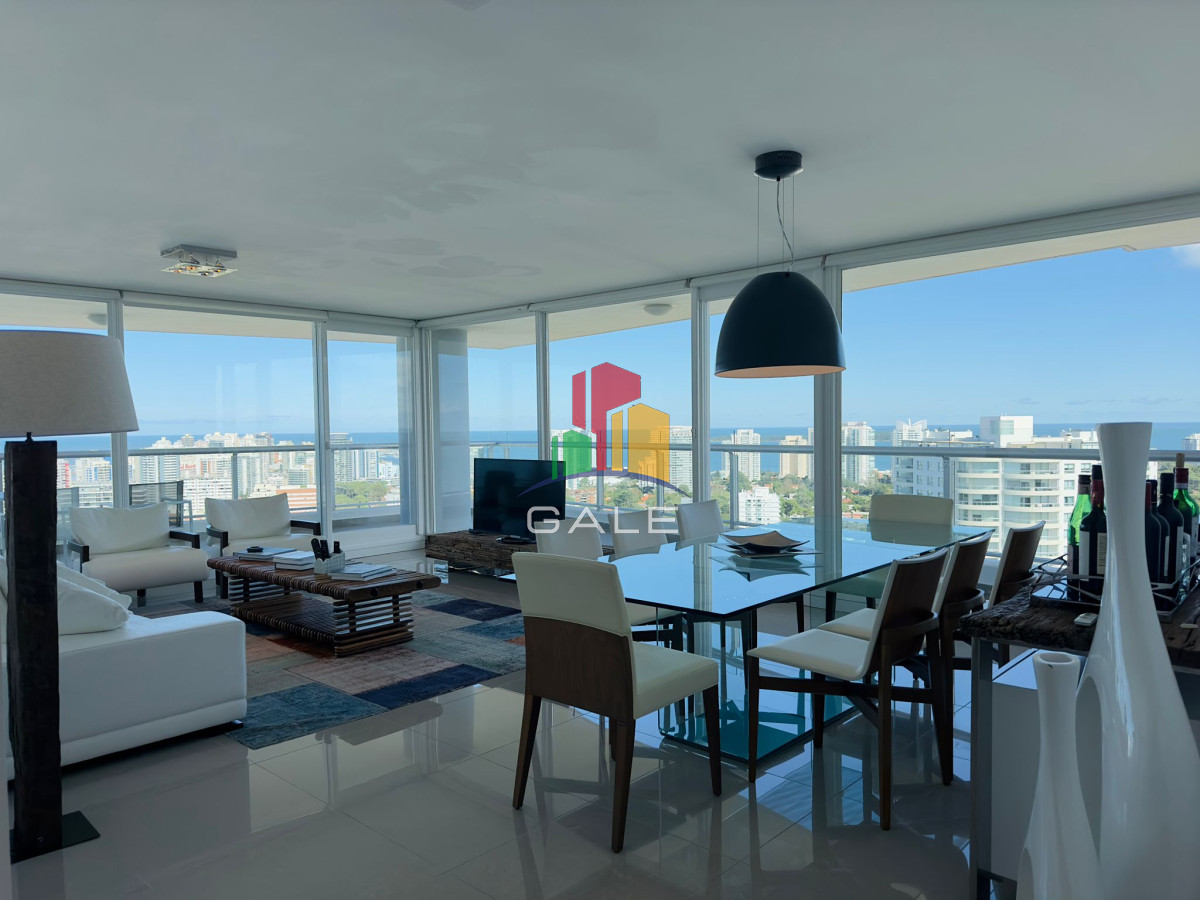 Apartamento ID.2107 - Penthouse en VENTA, 3 dormitorios en suite + Dependencia, vista 360°.