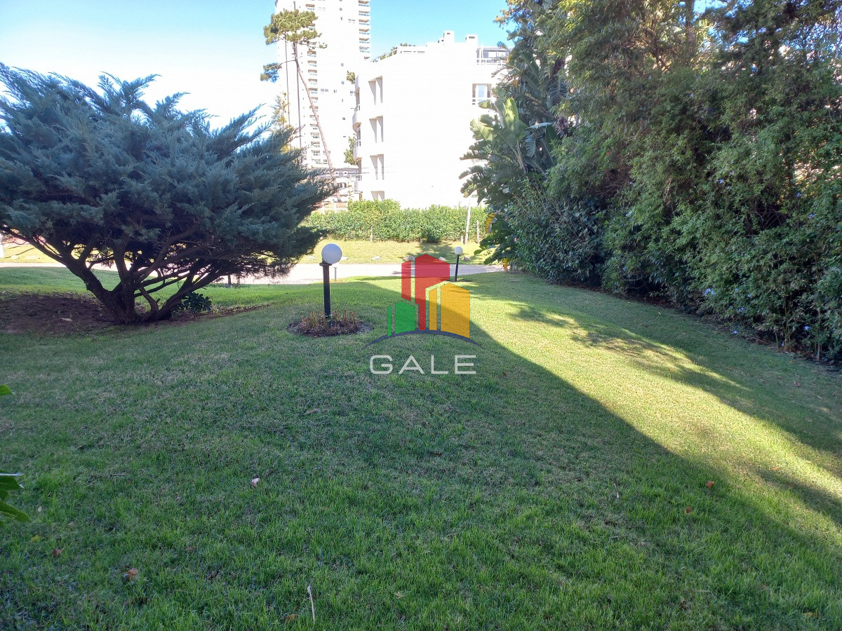 Apartamento ID.2887 -  Apartamento EN VENTA de 3 dormitorios en Punta del Este
