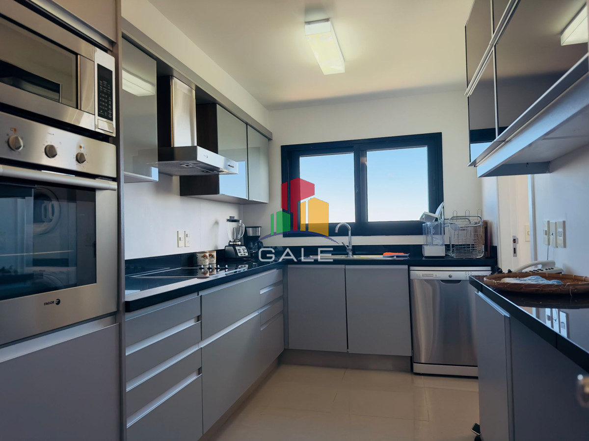 Apartamento ID.2107 - Penthouse en VENTA, 3 dormitorios en suite + Dependencia, vista 360°.