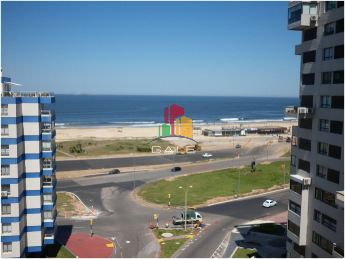 Apartamento ID.4393 - Apto en venta, Punta del este, playa brava.