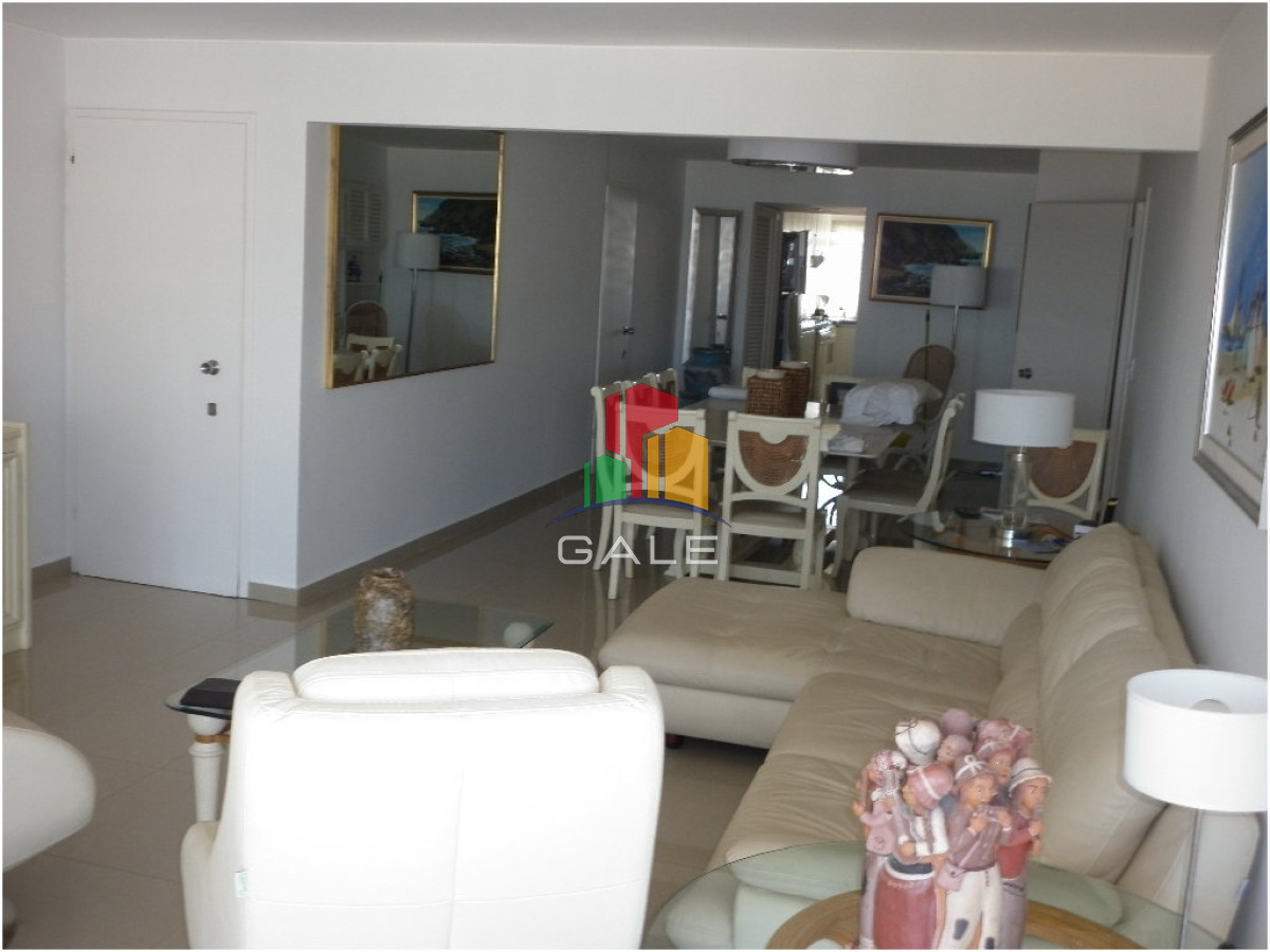 Apartamento ID.4393 - Apto en venta, Punta del este, playa brava.