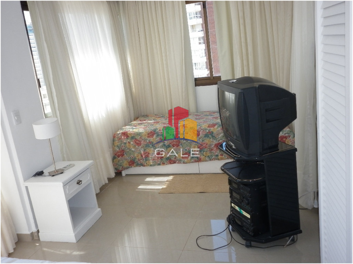 Apartamento ID.4393 - Apto en venta, Punta del este, playa brava.