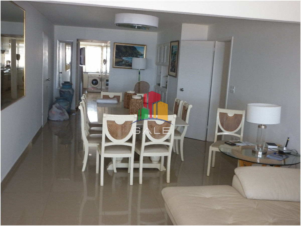 Apartamento ID.4393 - Apto en venta, Punta del este, playa brava.