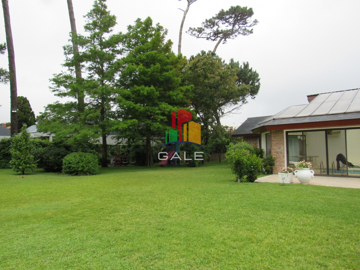 Casa ID.2781 - Casa en venta de 7 dormitorios en Punta del Este
