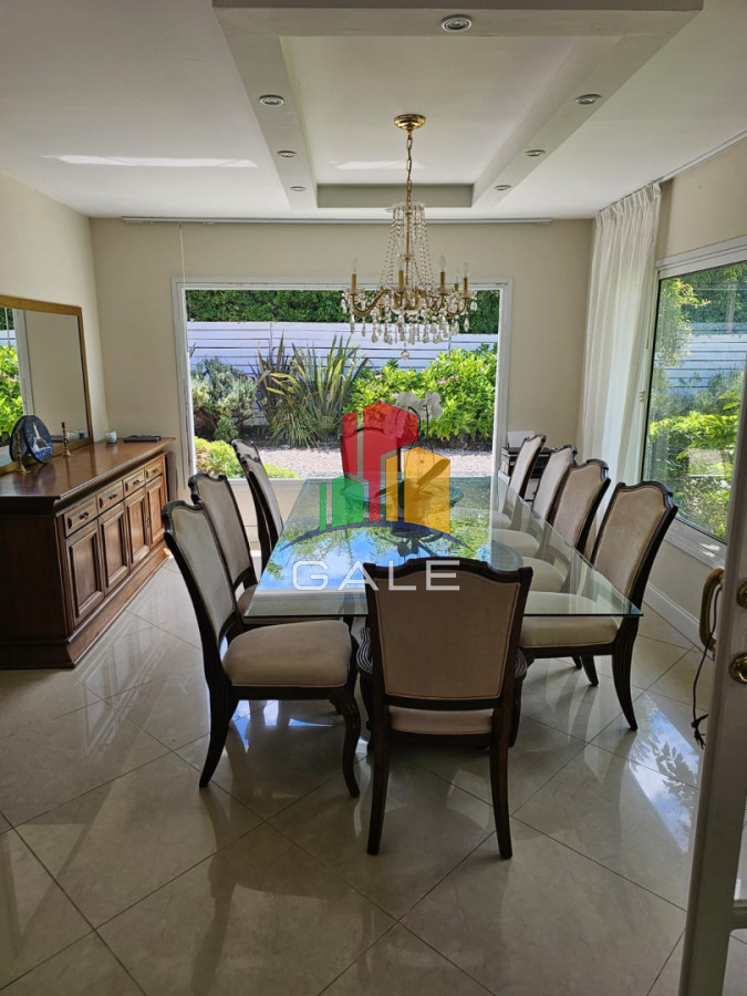 Casa ID.4726 - Casa en venta en La Arbolada. 5 dormitorios, piscina, parrillero