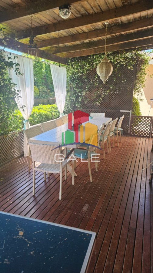 Casa ID.4726 - Casa en venta en La Arbolada. 5 dormitorios, piscina, parrillero