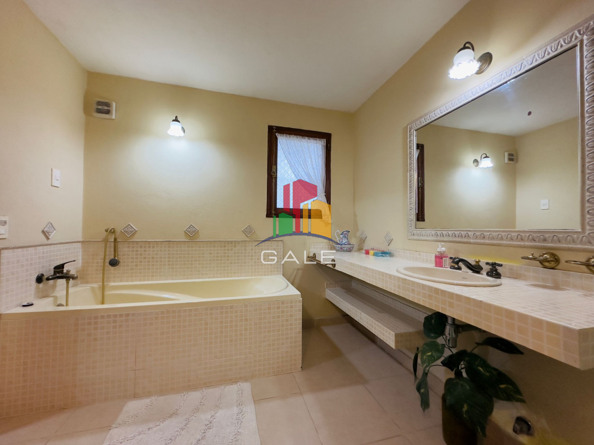 Casa ID.1714 - Alquiler y venta de casa de 3 dormitorios en Punta del Este