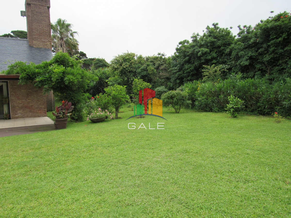 Casa ID.2781 - Casa en venta de 7 dormitorios en Punta del Este