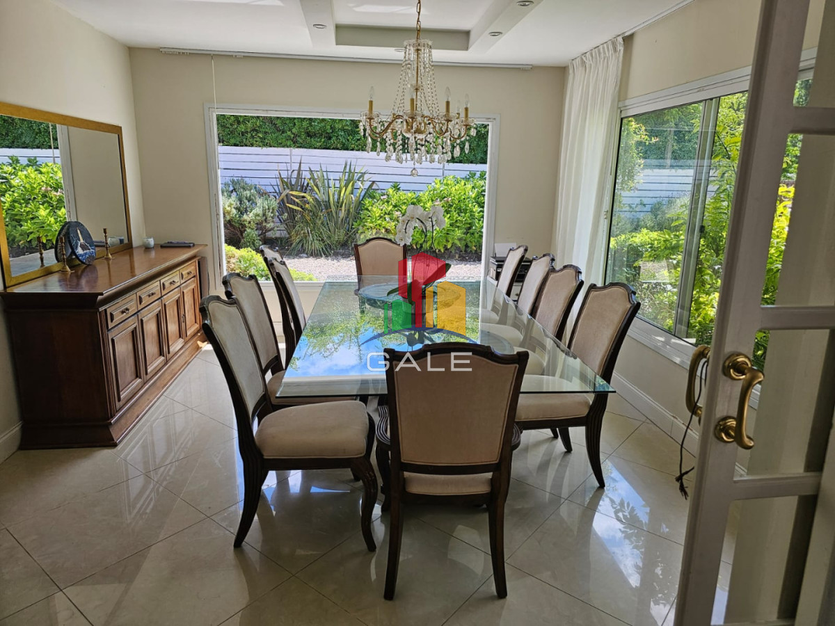 Casa ID.4726 - Casa en venta en La Arbolada. 5 dormitorios, piscina, parrillero