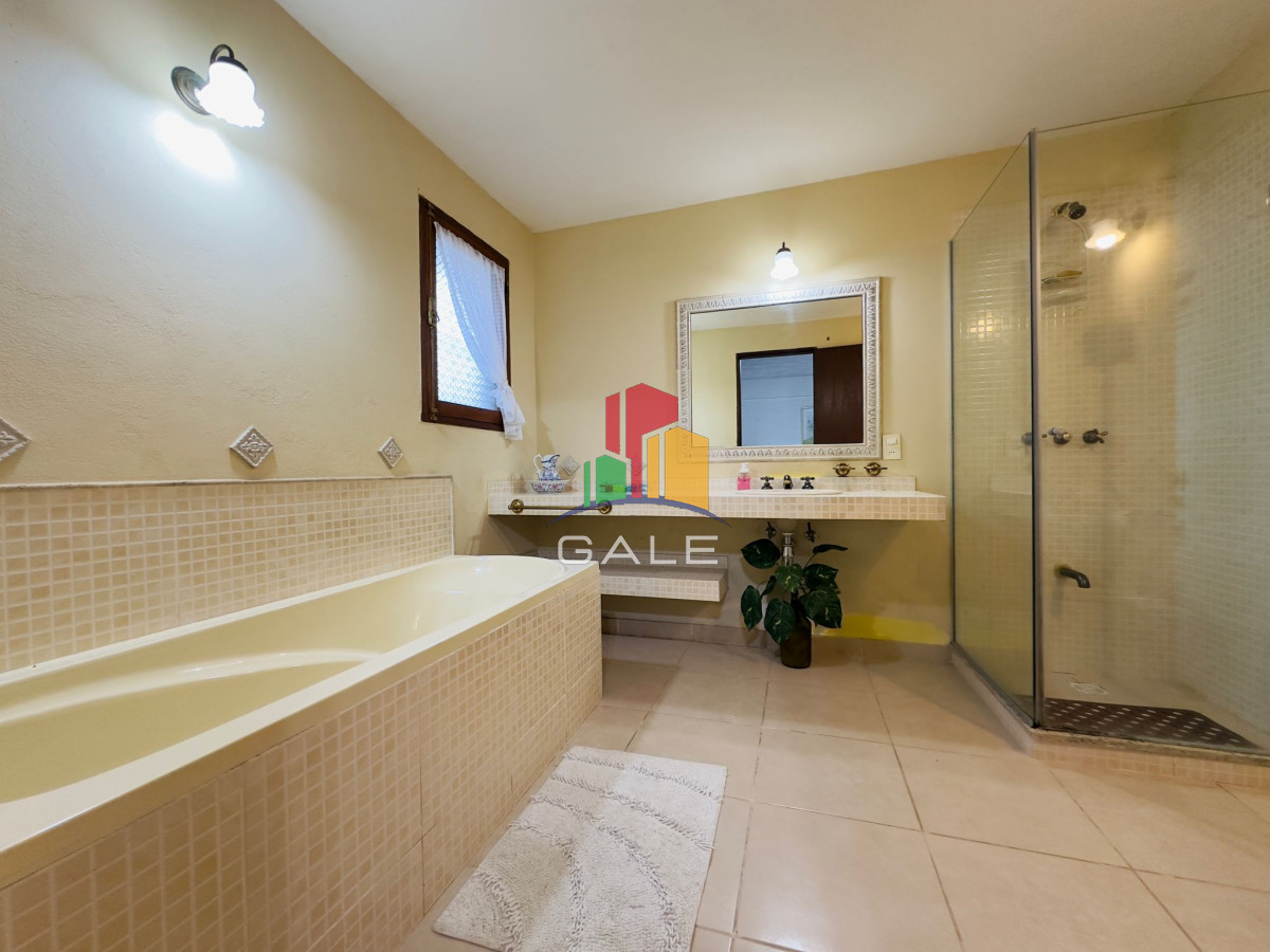 Casa ID.1714 - Alquiler y venta de casa de 3 dormitorios en Punta del Este