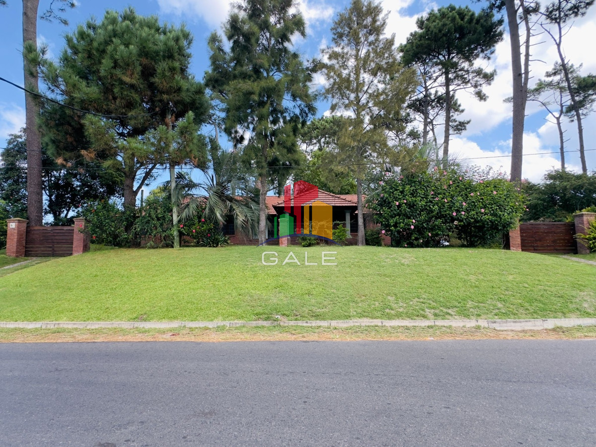 Casa ID.1714 - Alquiler y venta de casa de 3 dormitorios en Punta del Este