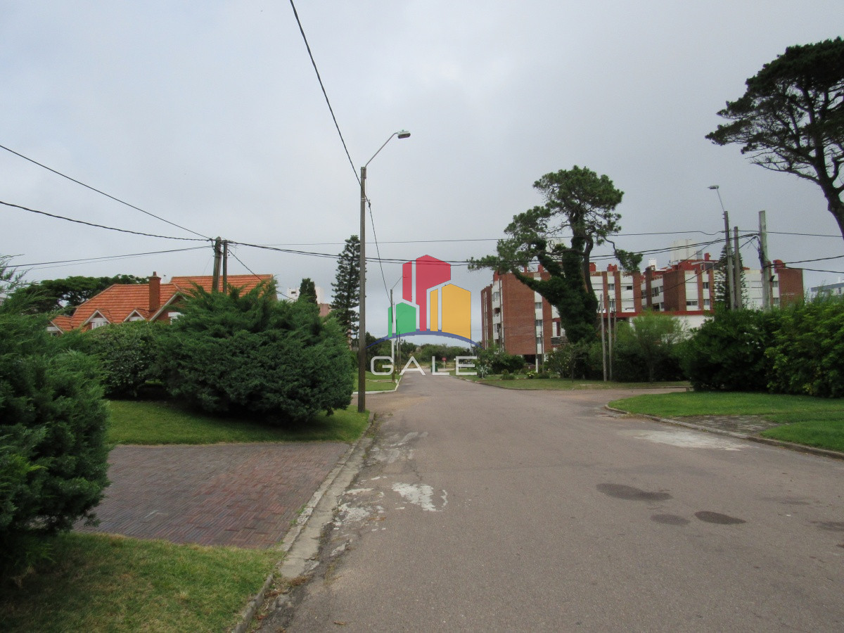 Casa ID.2781 - Casa en venta de 7 dormitorios en Punta del Este