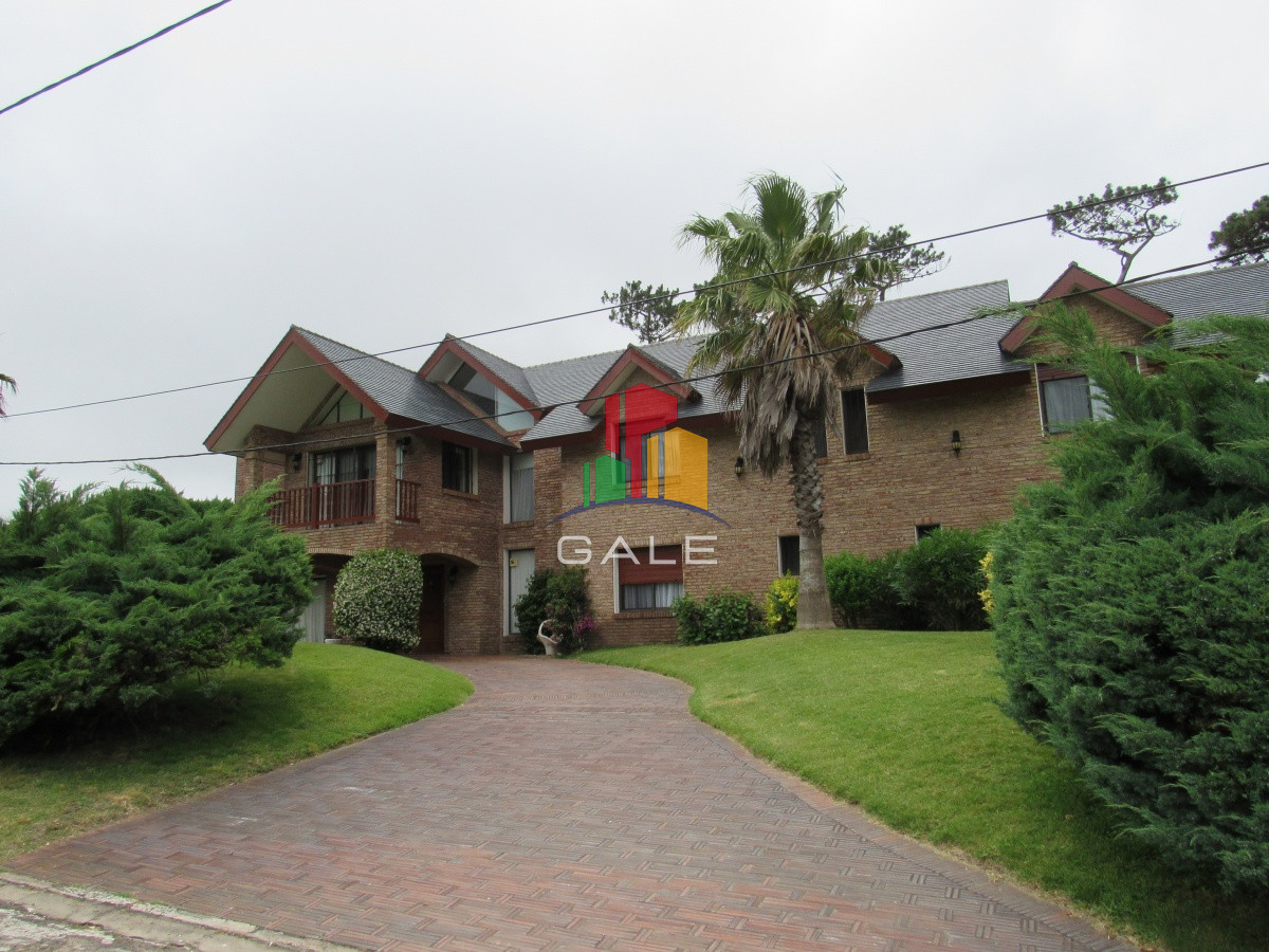 Casa ID.2781 - Casa en venta de 7 dormitorios en Punta del Este