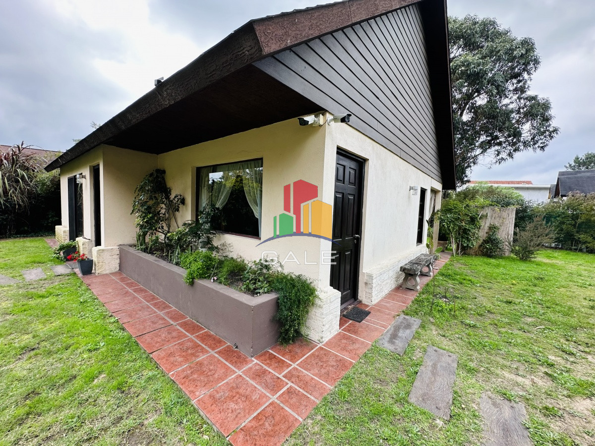Casa ID.1545 - Casa en VENTA, 2 dormitorios, Pinares.
