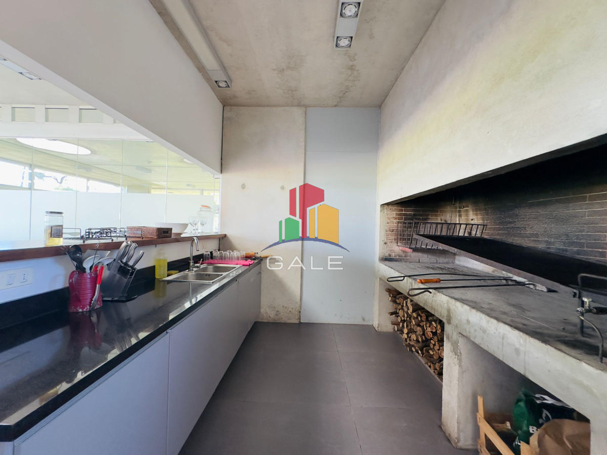 Apartamento ID.2107 - Penthouse en VENTA, 3 dormitorios en suite + Dependencia, vista 360°.