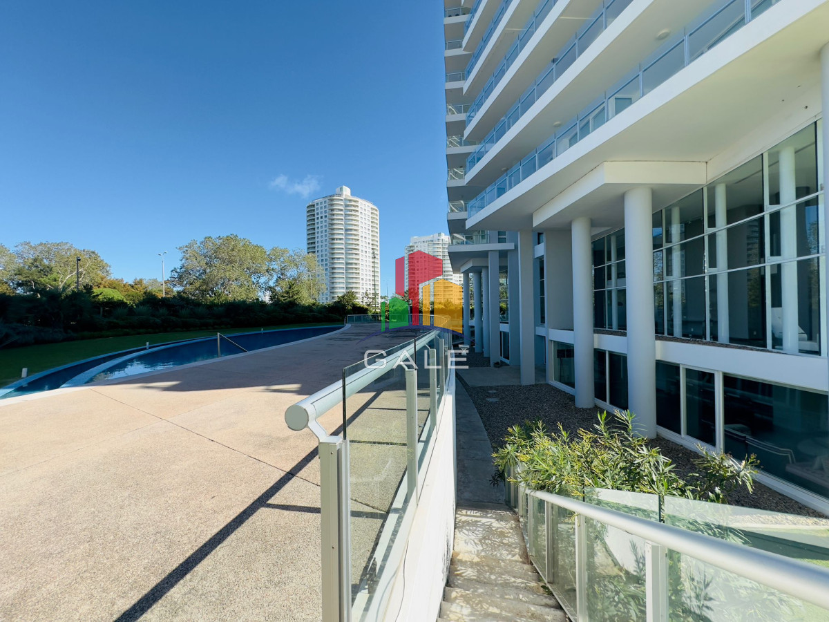 Apartamento ID.2107 - Penthouse en VENTA, 3 dormitorios en suite + Dependencia, vista 360°.