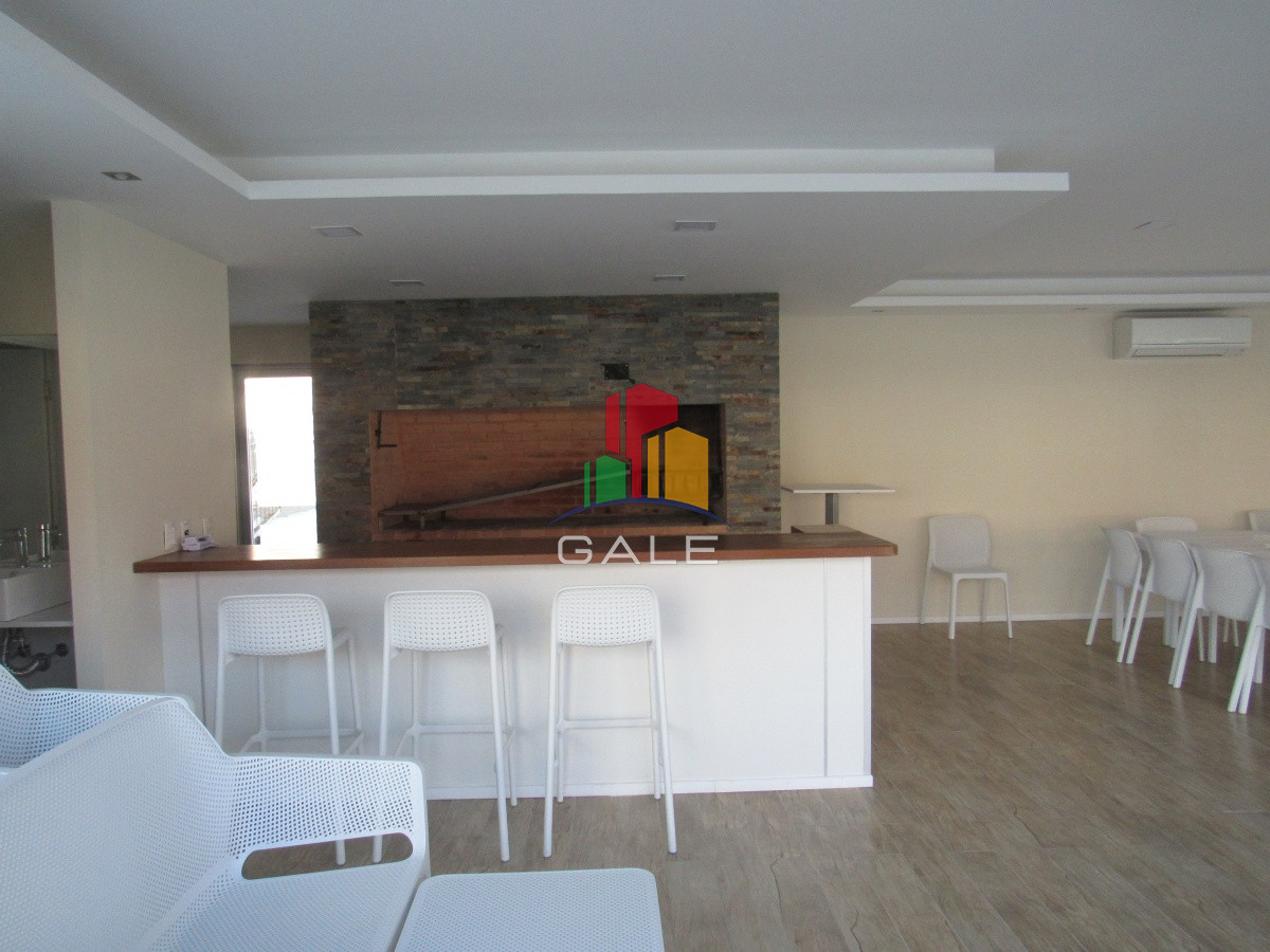 Apartamento ID.4296 - Apartamento reciclado, primera linea playa mansa, 3 dormitorios, 1 suite.