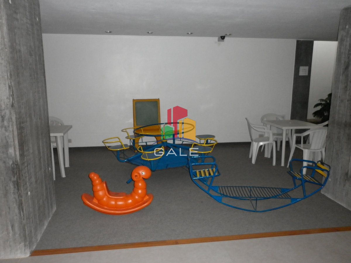 Apartamento ID.4296 - Apartamento reciclado, primera linea playa mansa, 3 dormitorios, 1 suite.
