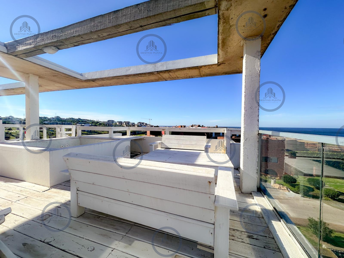 Apartamento ID.2433 - Penthouse Duplex en venta, con parrillero y vista al mar en Manantiales