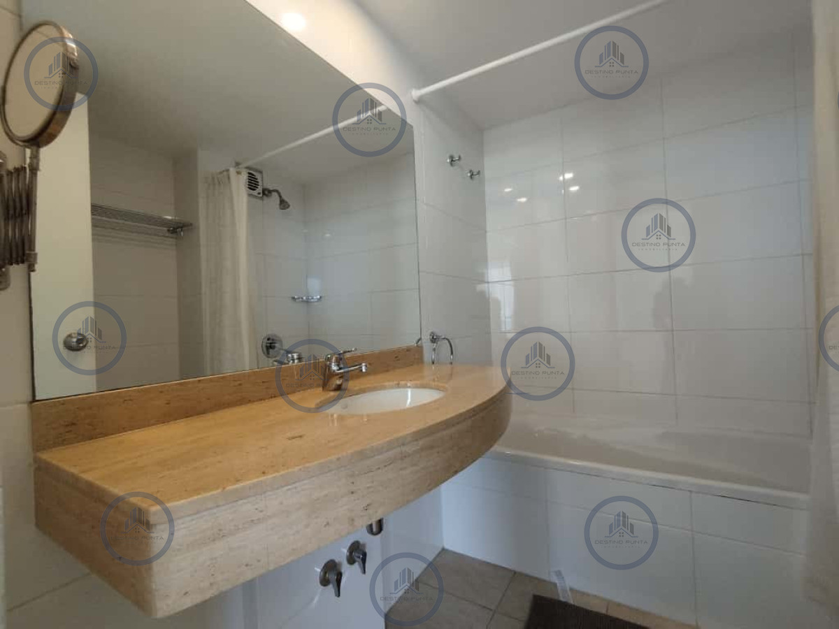 Apartamento ID.1080 - Excelente Apartamento de 3 Dormitorios en Playa Brava, Punta del Este