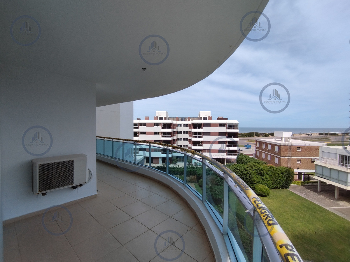 Apartamento ID.1080 - Excelente Apartamento de 3 Dormitorios en Playa Brava, Punta del Este
